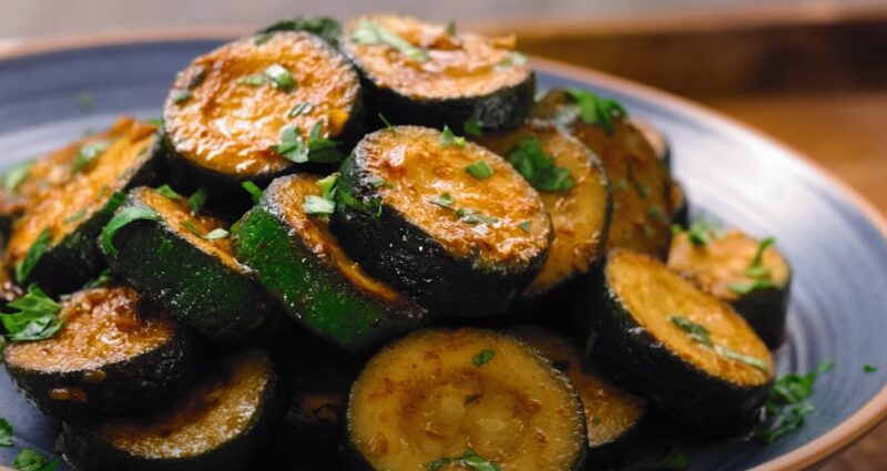 Steamed zucchini cooking